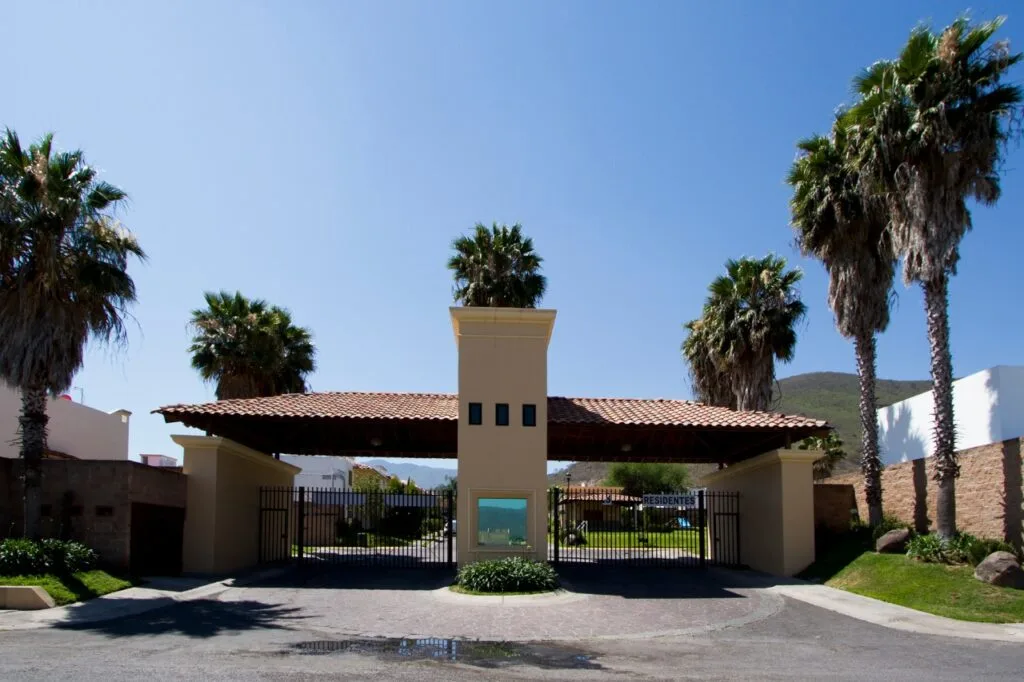 Casas en puertas den algel