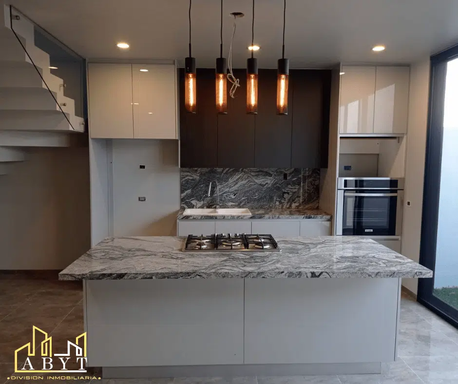 CASA EN PUNTO SUR ESTE